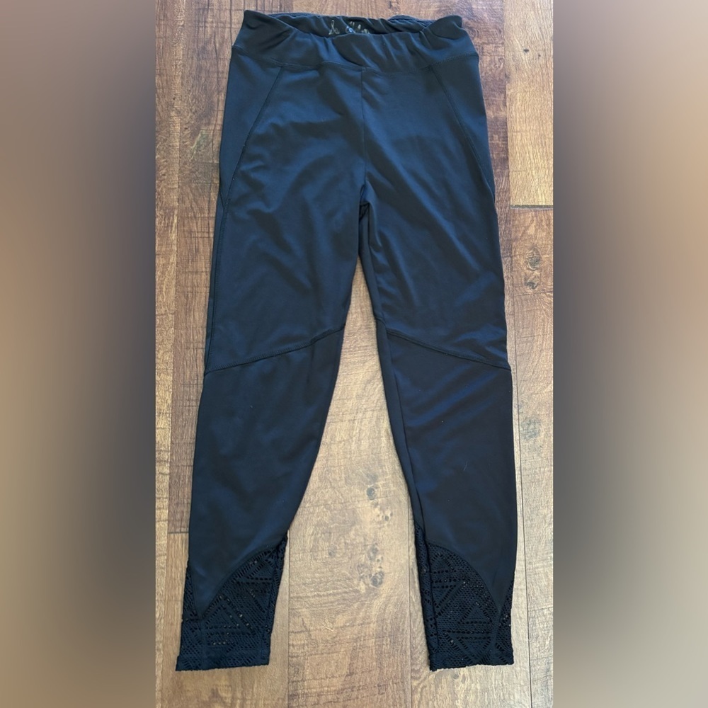 Sam Edelman Womens black leggings cut out Sz Medium